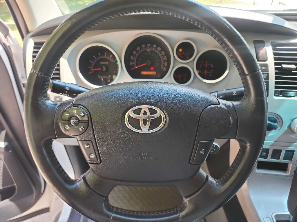 2008 Toyota Tundra SR5 CrewMax photo 21