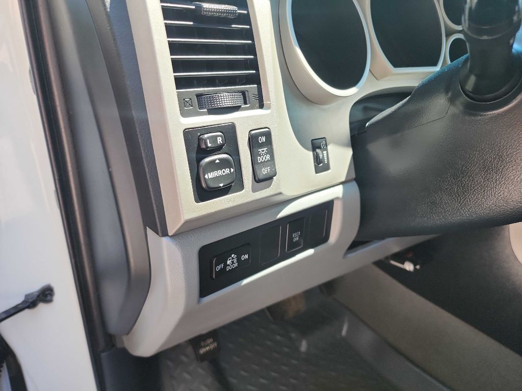 2008 Toyota Tundra SR5 CrewMax photo 20