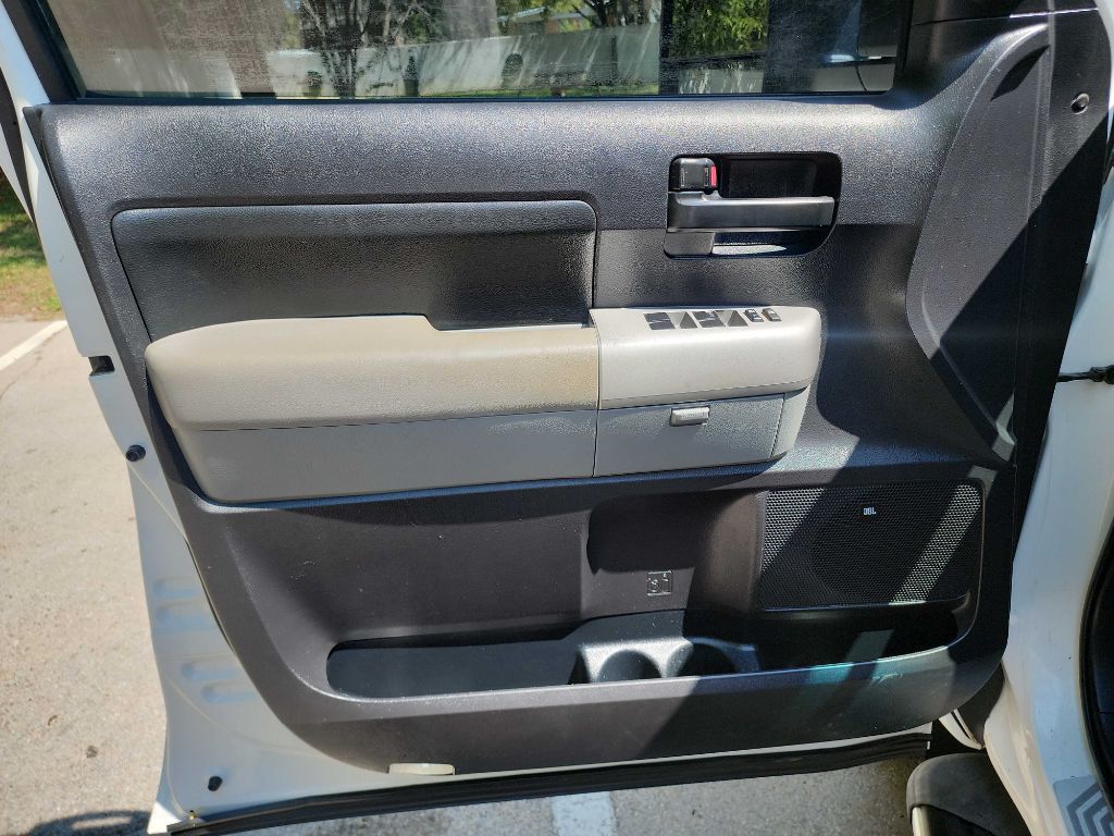 2008 Toyota Tundra SR5 CrewMax photo 17