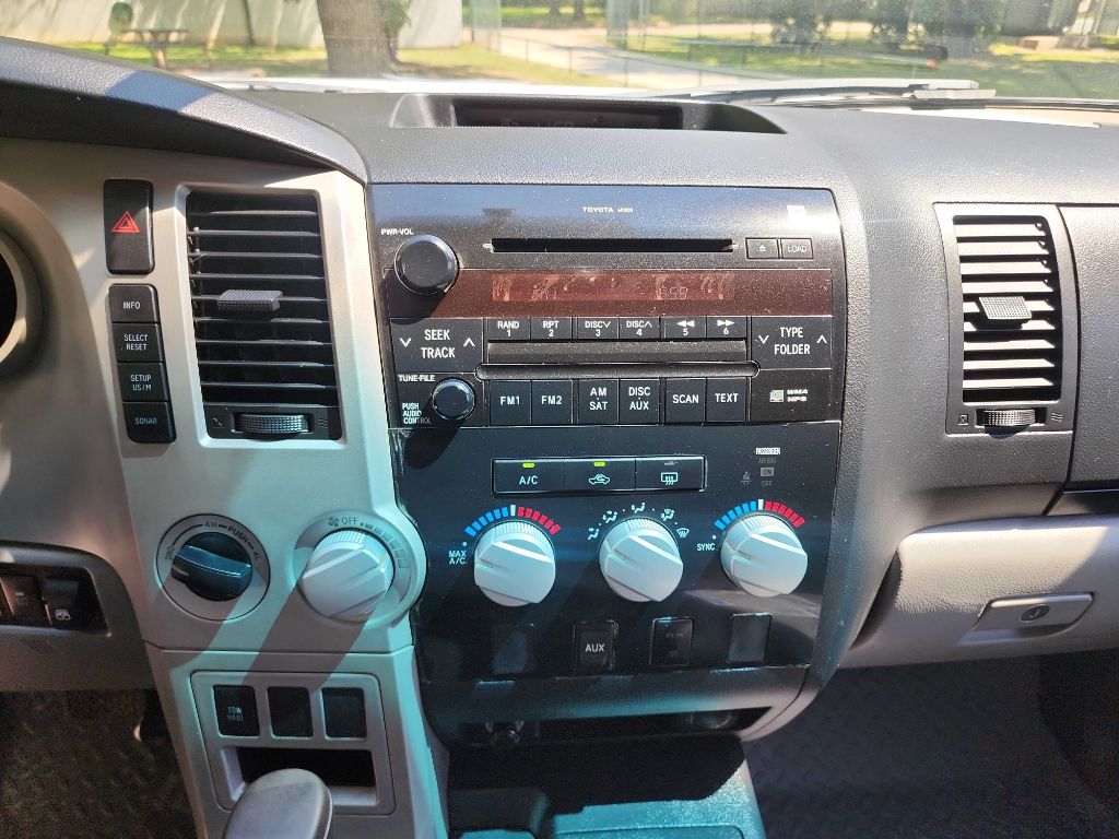 2008 Toyota Tundra SR5 CrewMax photo 25