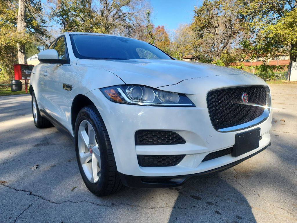 2018 Jaguar F-PACE Premium's photo