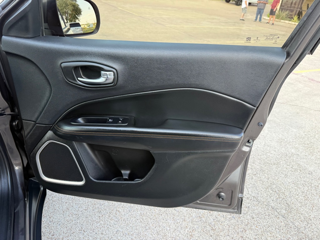 2018 Jeep Compass Limited photo 23