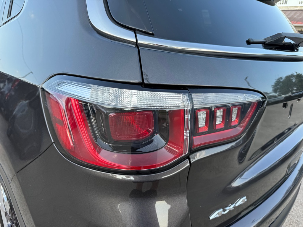 2018 Jeep Compass Limited photo 12