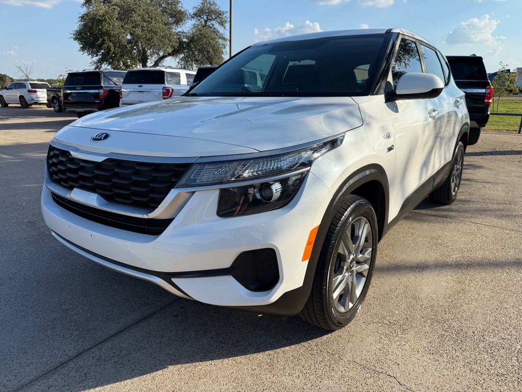 2021 Kia Seltos LX photo 3