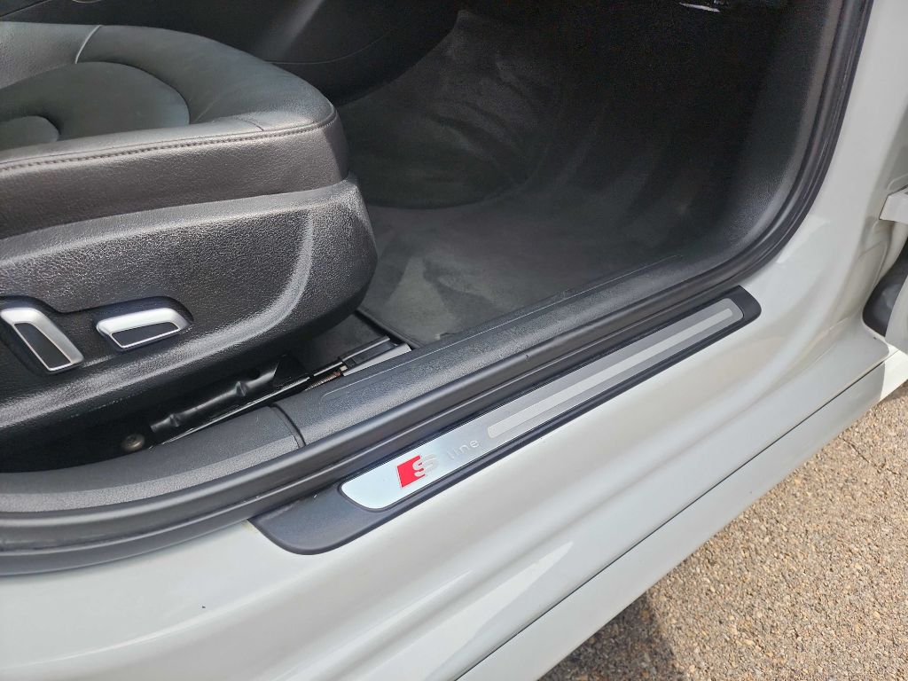 2014 Audi A4 Premium Plus photo 35