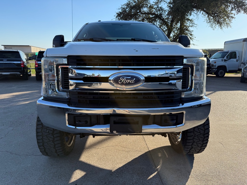 2017 Ford F-250 photo 2