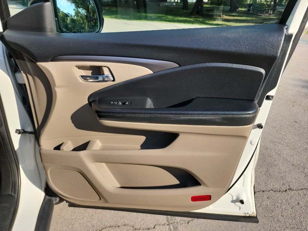 2017 Honda Pilot EX photo 33
