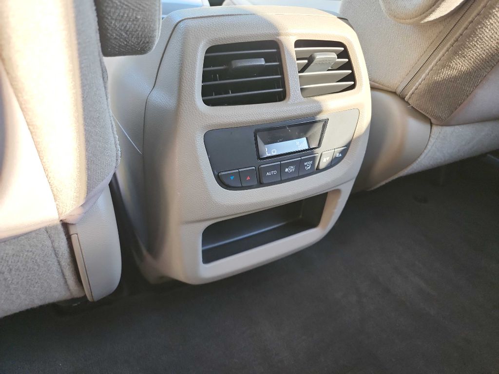 2017 Honda Pilot EX photo 25