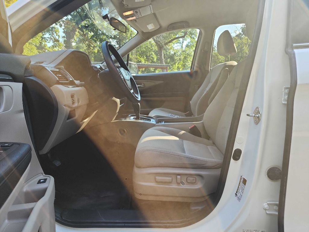 2017 Honda Pilot EX photo 12