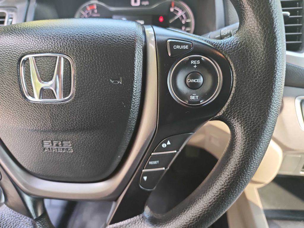 2017 Honda Pilot EX photo 15
