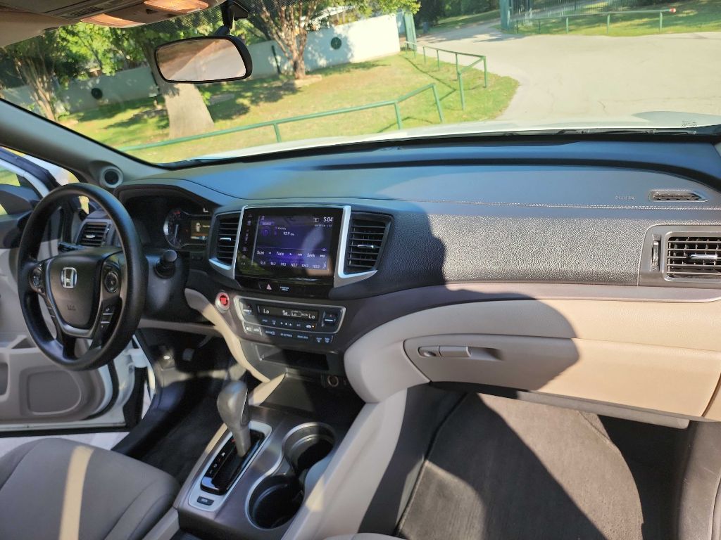 2017 Honda Pilot EX photo 35