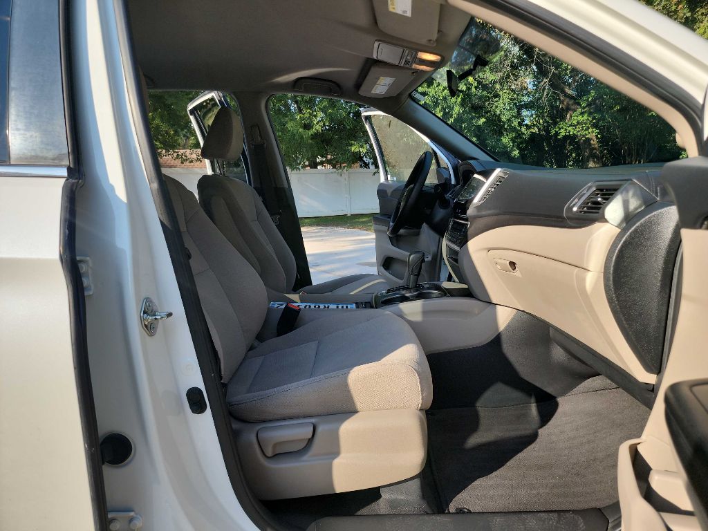 2017 Honda Pilot EX photo 34