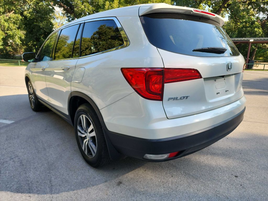 2017 Honda Pilot EX photo 4