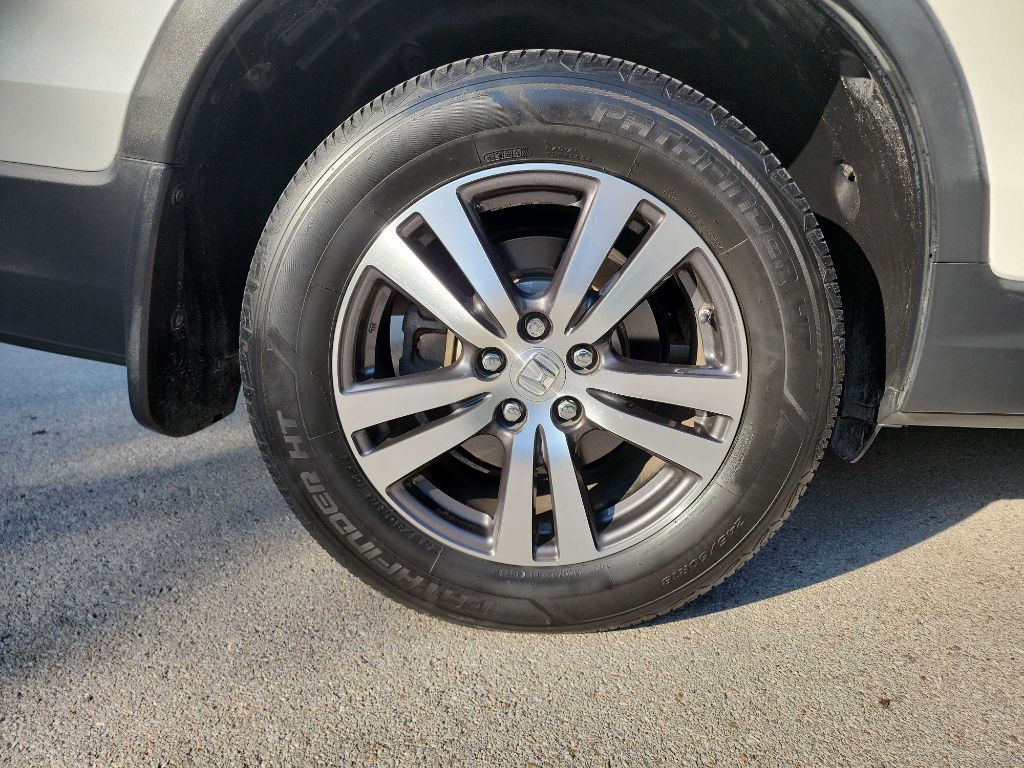 2017 Honda Pilot EX photo 8