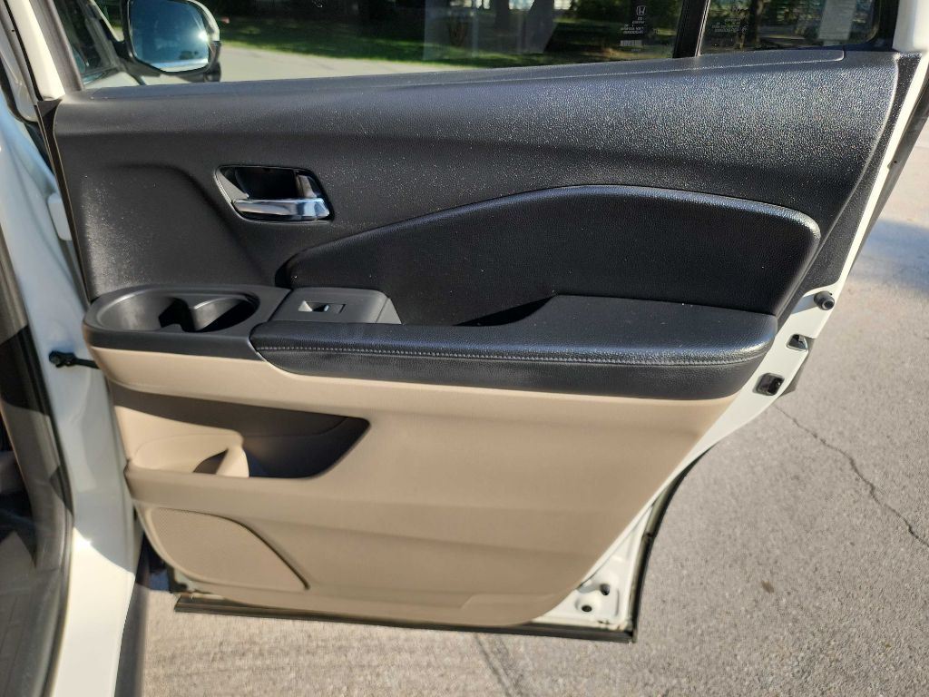 2017 Honda Pilot EX photo 31