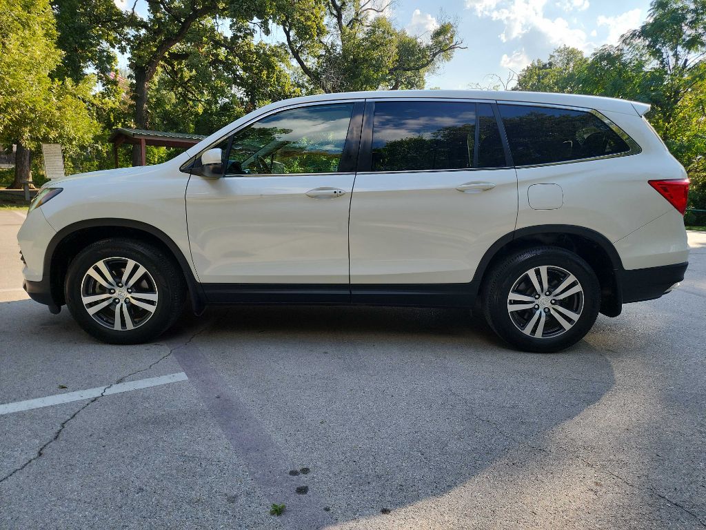 2017 Honda Pilot EX photo 3