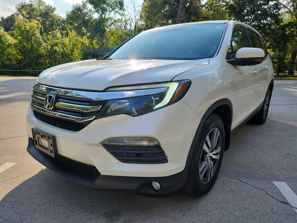 2017 Honda Pilot EX photo 2