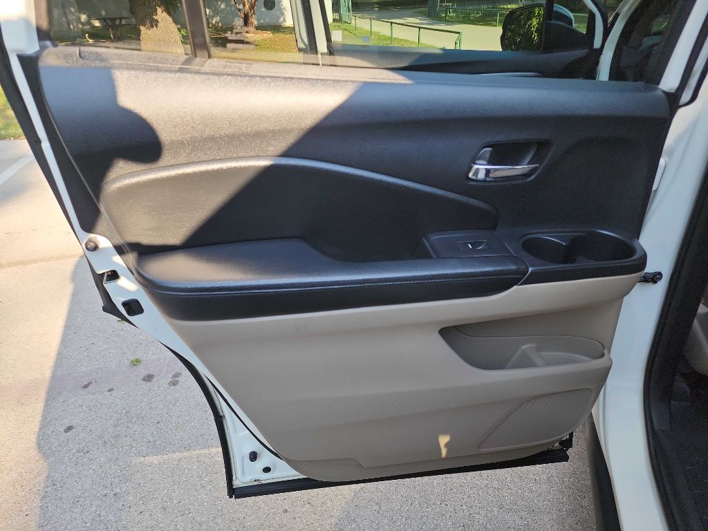 2017 Honda Pilot EX photo 23