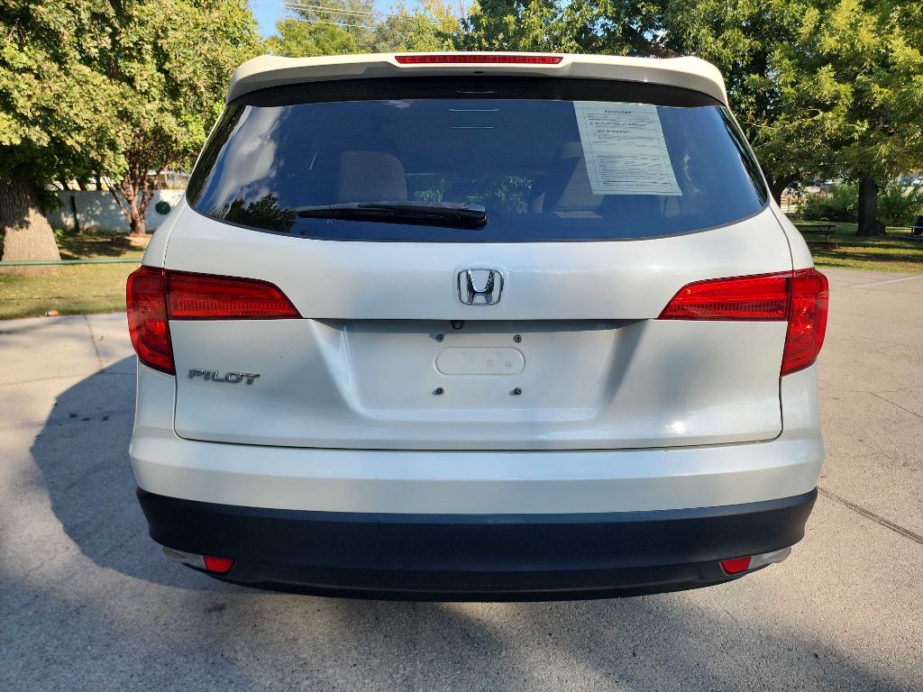 2017 Honda Pilot EX photo 5