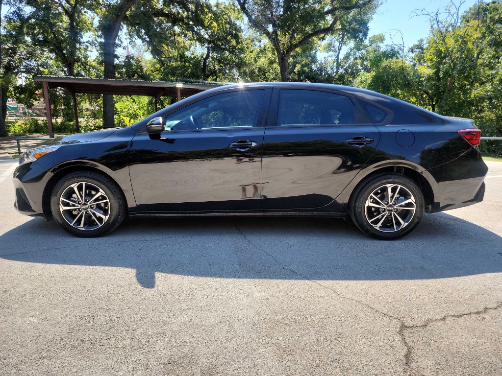 2024 Kia Forte LX photo 4