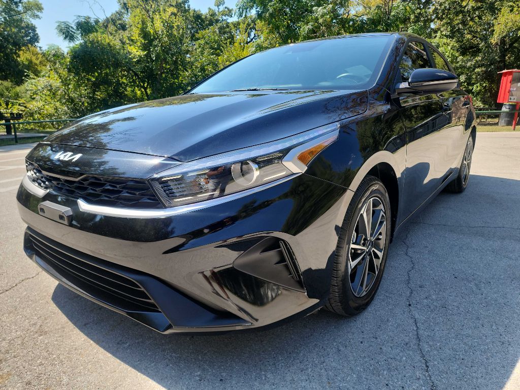 2024 Kia Forte LX photo 3