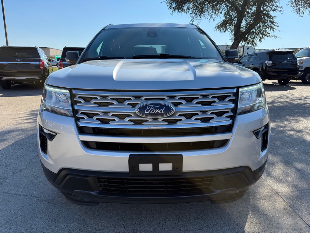 2019 Ford Explorer XLT photo 2