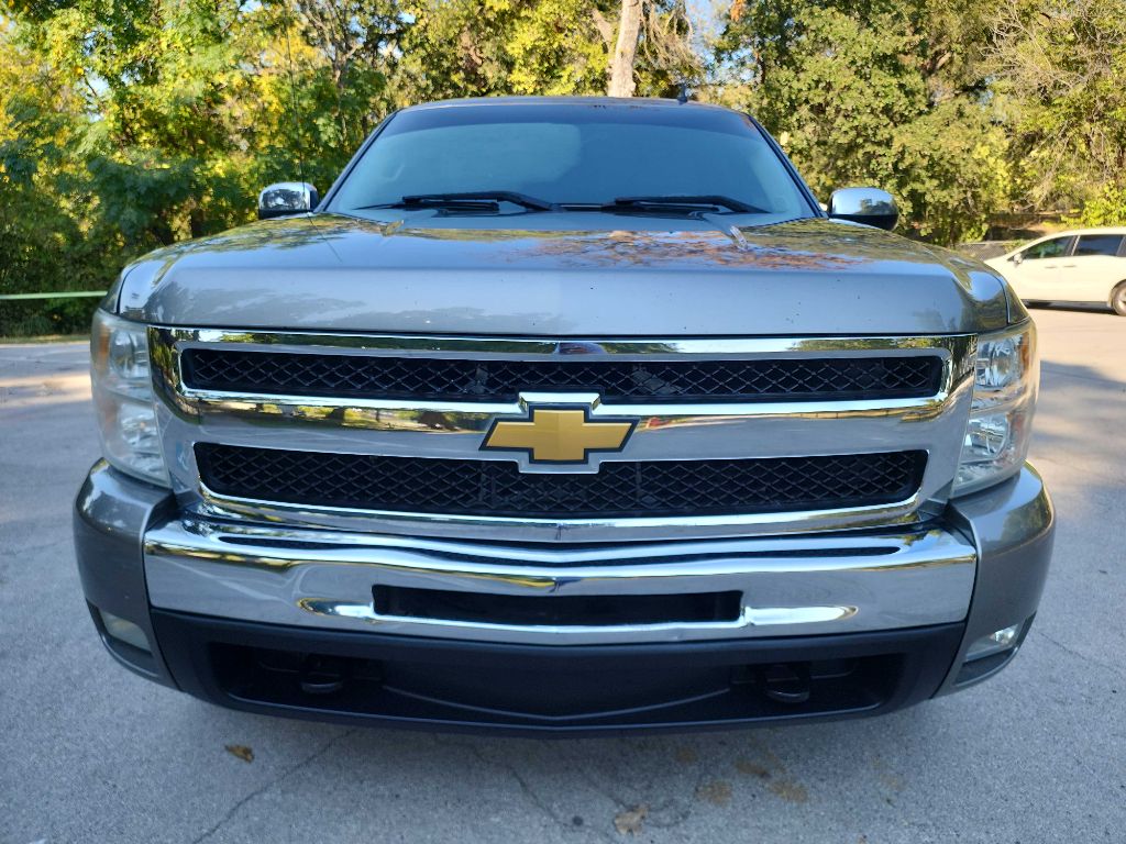 2009 Chevrolet Silverado 1500 LT photo 3