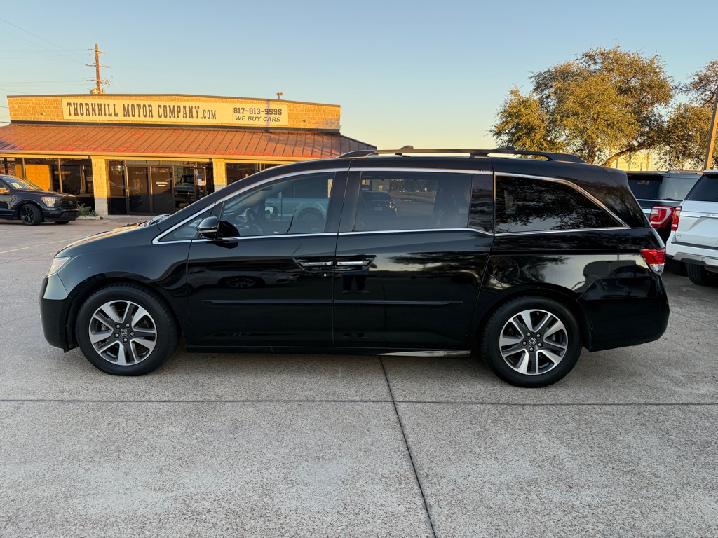 2014 Honda Odyssey Touring photo 4