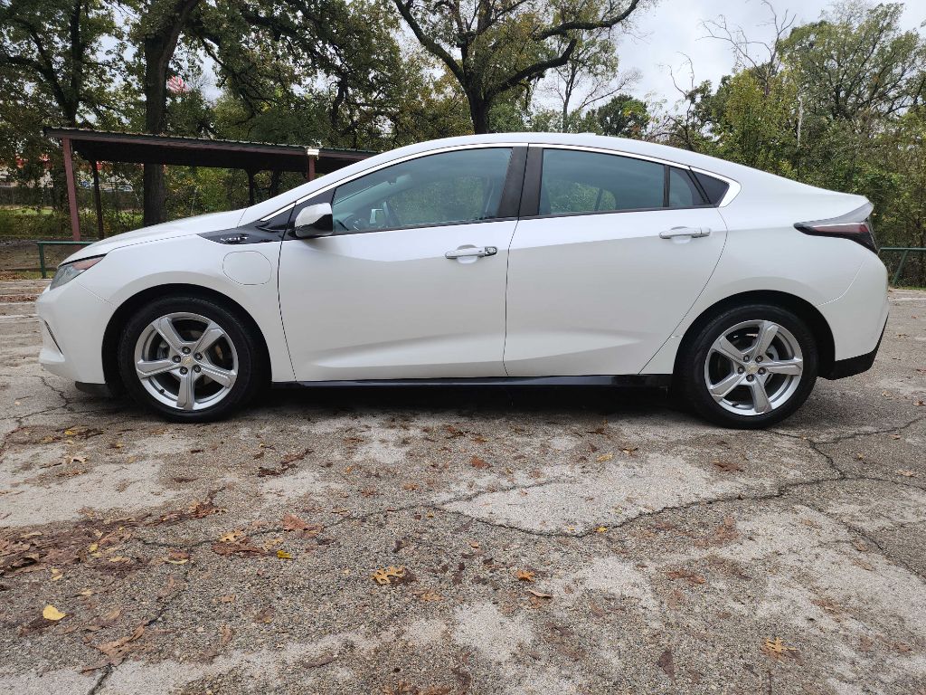 2016 Chevrolet Volt LT photo 3