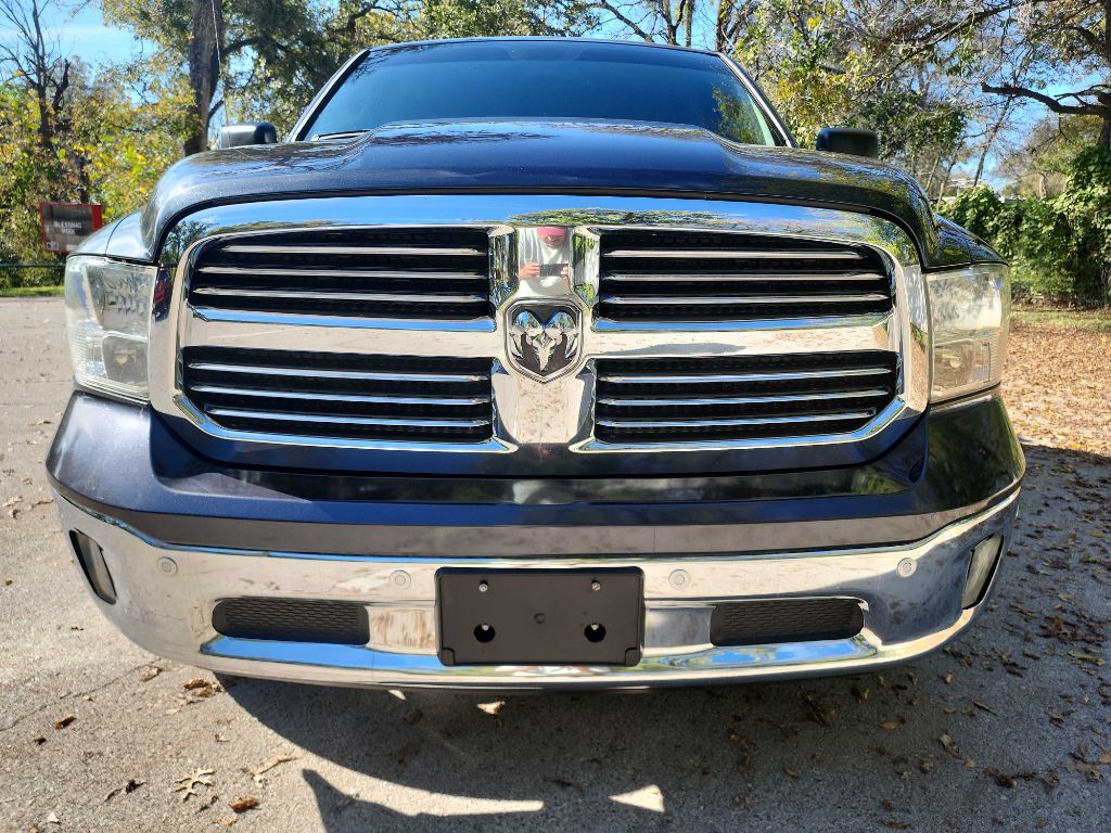 2016 Ram 1500 SLT photo 2