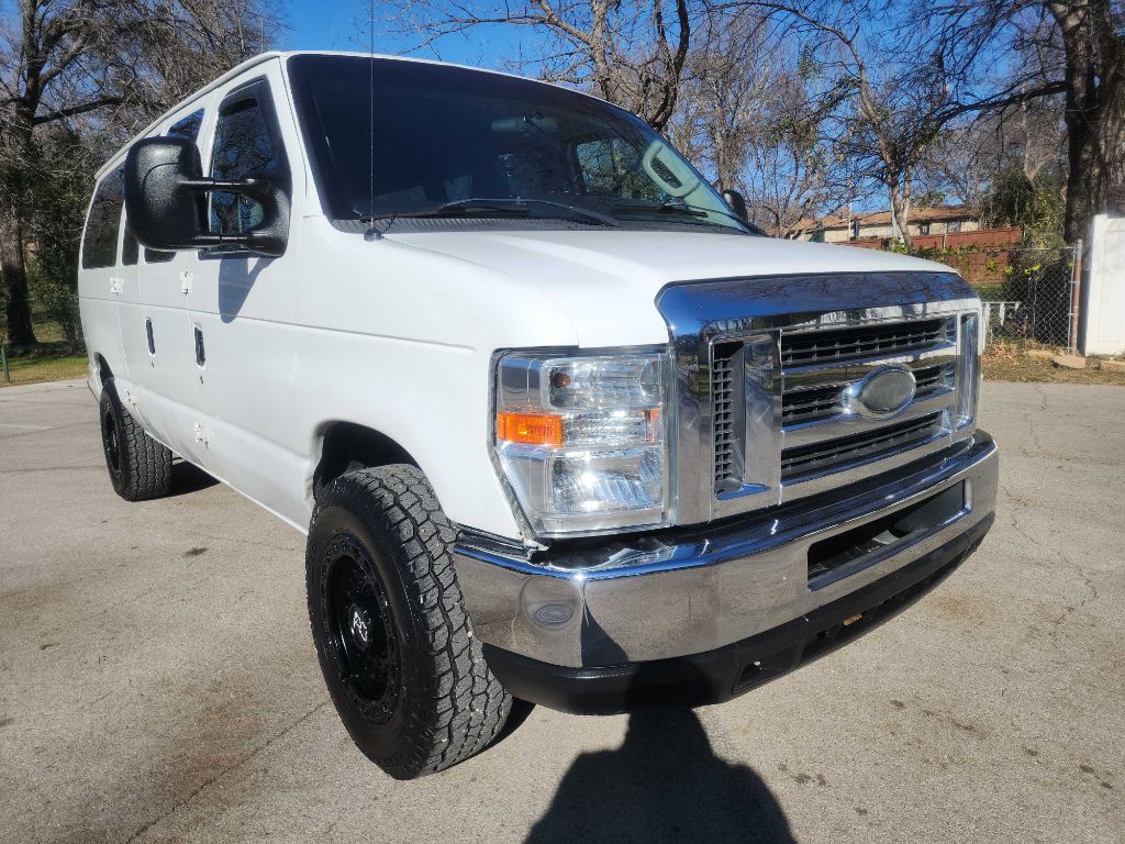 2009 Ford E-Series's photo