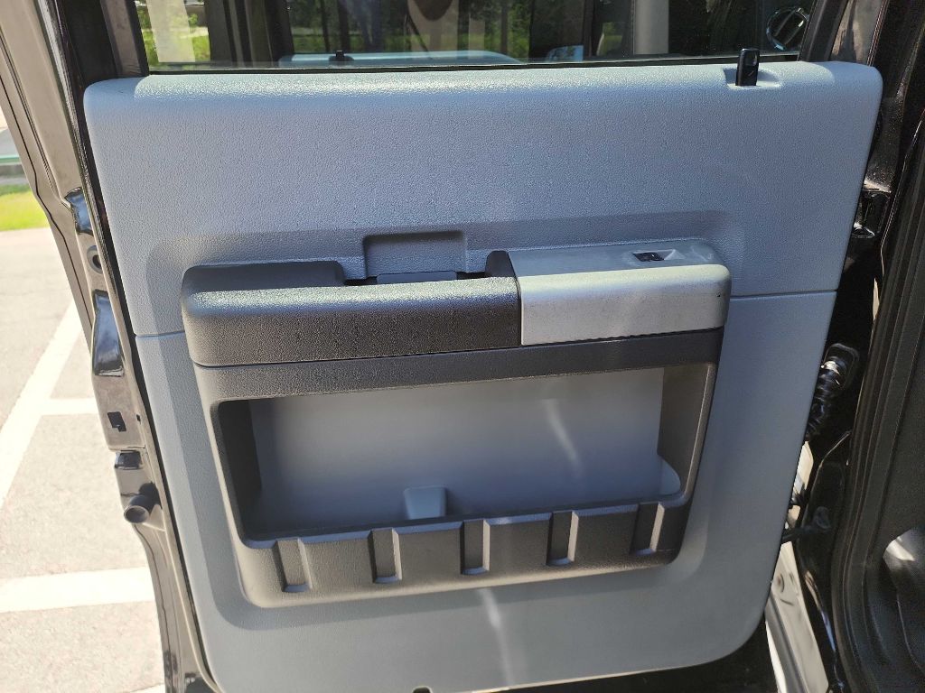 2016 Ford F-350 Super Duty XLT - Photo 30