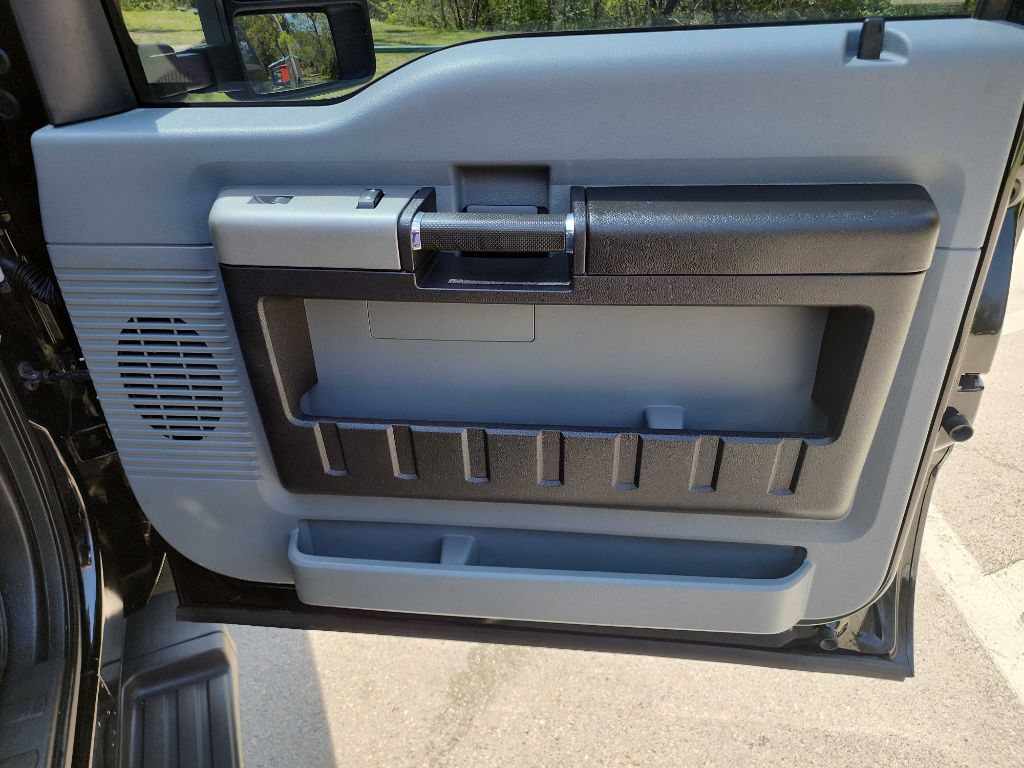 2016 Ford F-350 Super Duty XLT - Photo 35