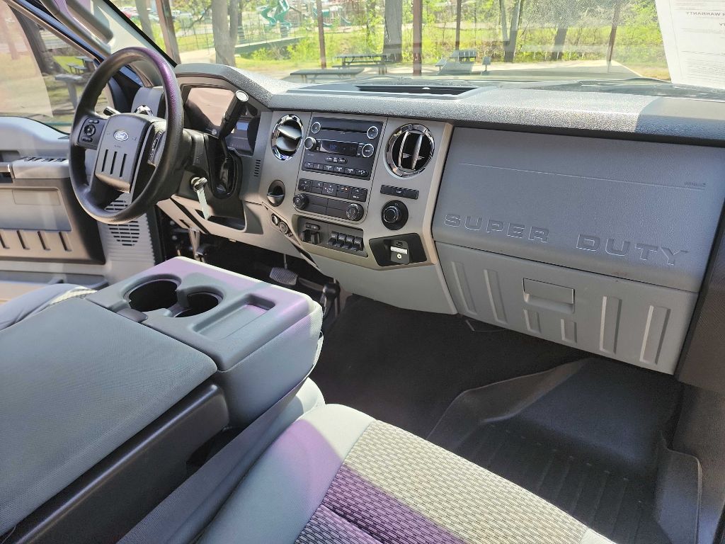 2016 Ford F-350 Super Duty XLT - Photo 38