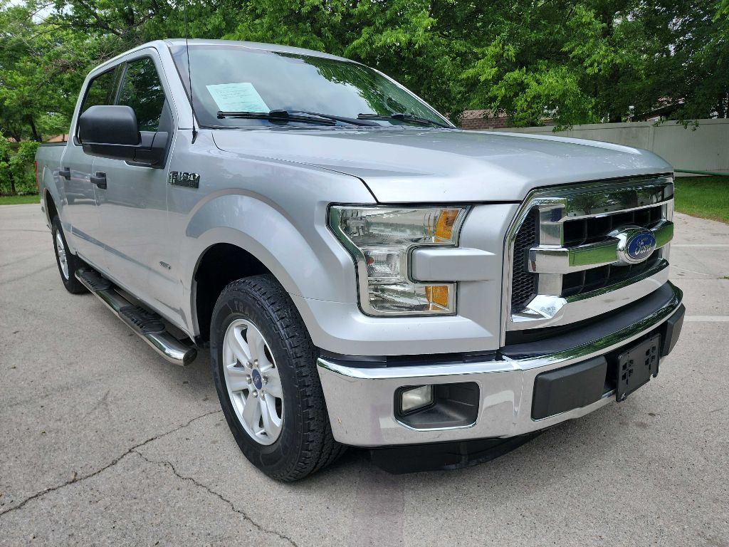 2015 Ford F-150 XLT SuperCrew 145-in's photo