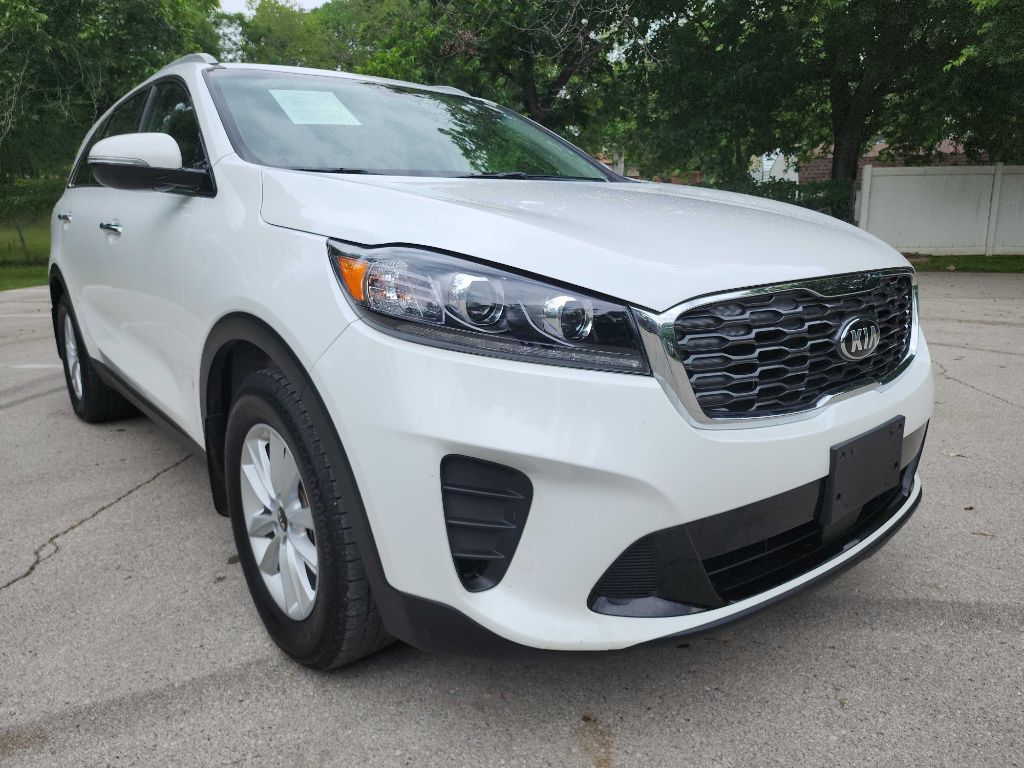 2020 Kia Sorento LX AT's photo