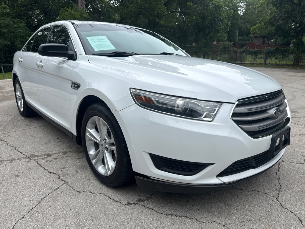 2017 Ford Taurus SE FWD's photo