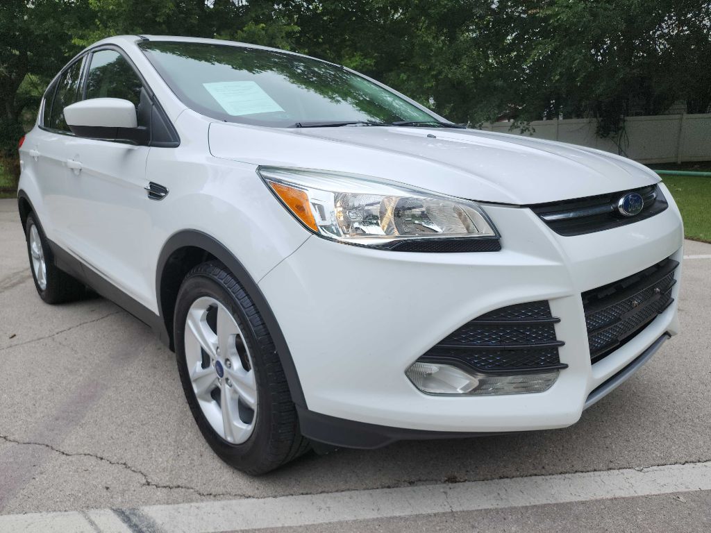 2016 Ford Escape SE's photo