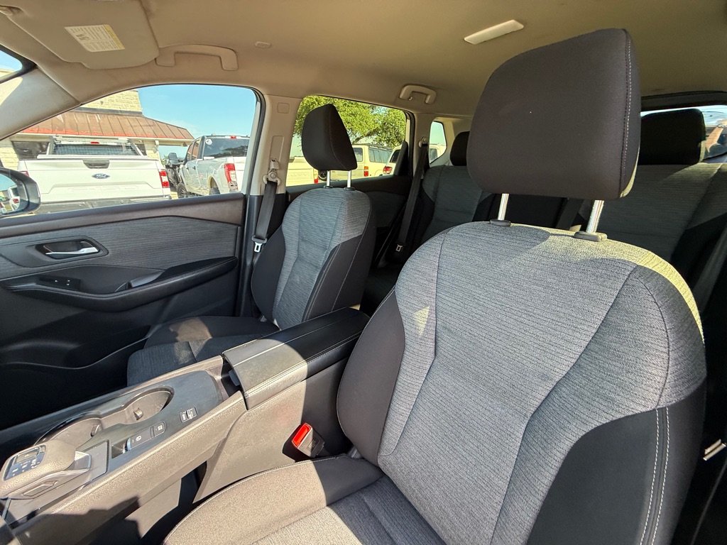 2023 Nissan Rogue SV - Photo 17