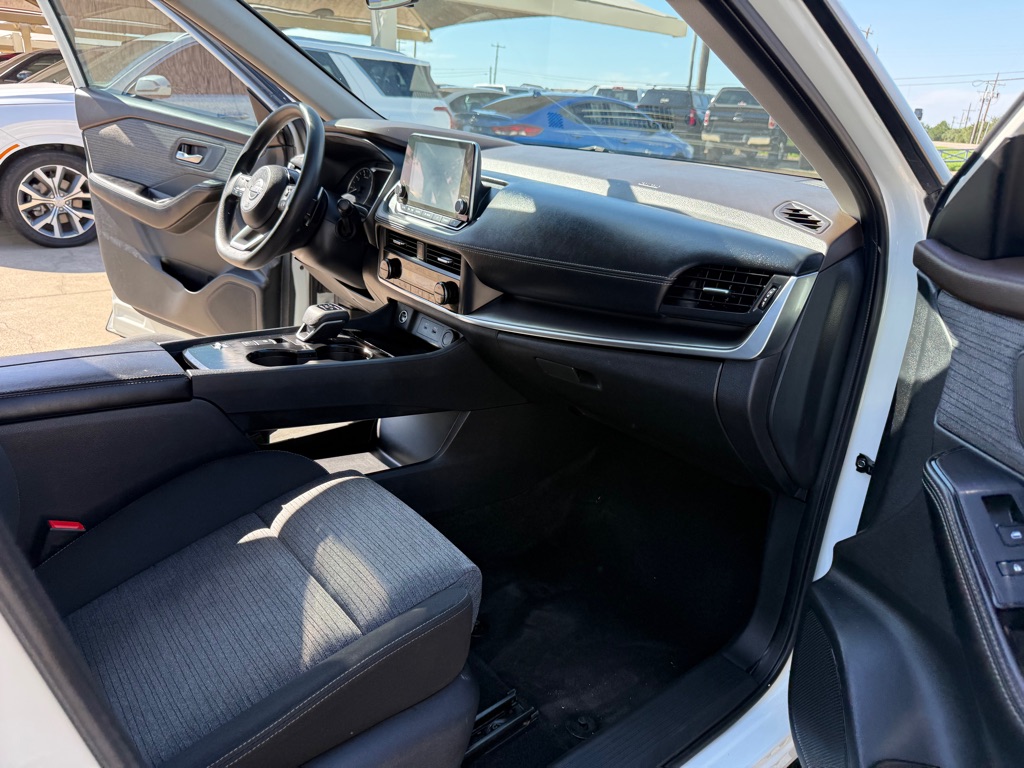 2023 Nissan Rogue SV - Photo 15
