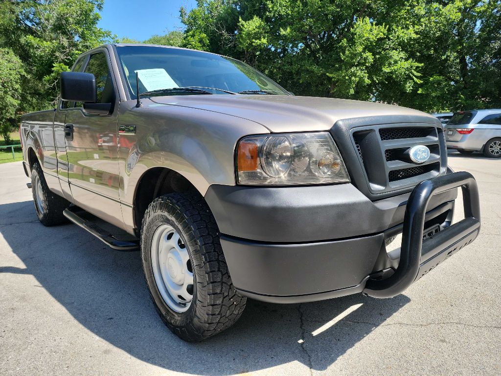 2006 Ford F-150 XL Regular Cab 126-in Styleside's photo