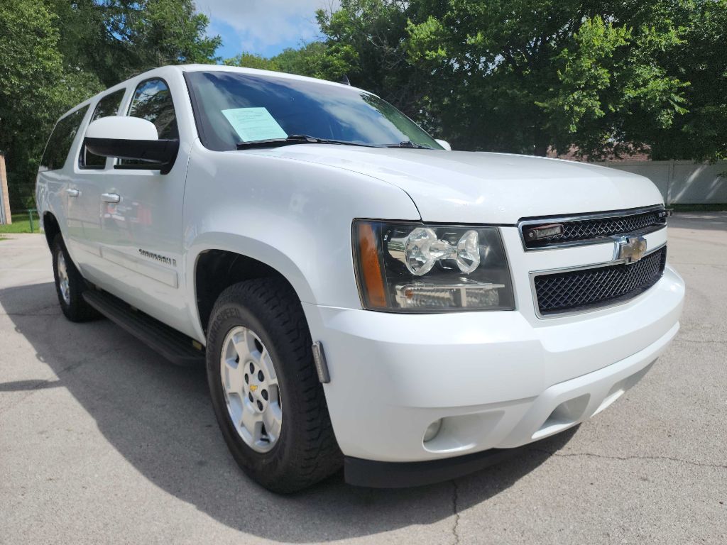 2008 Chevrolet Suburban 2WD 1500 w/1LS's photo