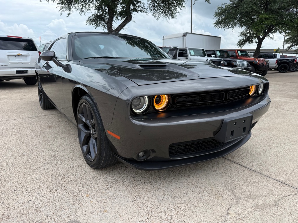 2021 Dodge Challenger SXT Auto's photo