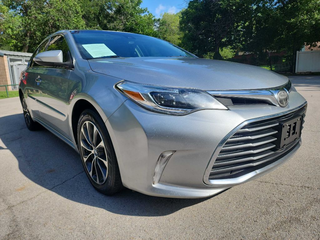 2017 Toyota Avalon XLE Premium FWD photo