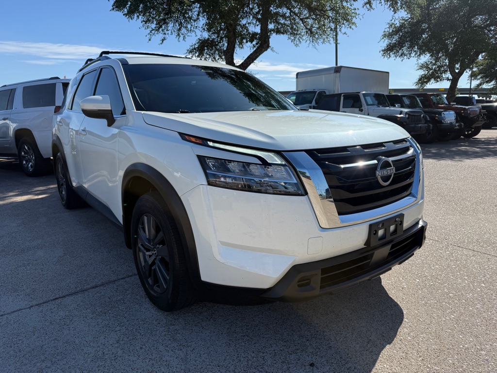 2022 Nissan Pathfinder SV 2WD's photo