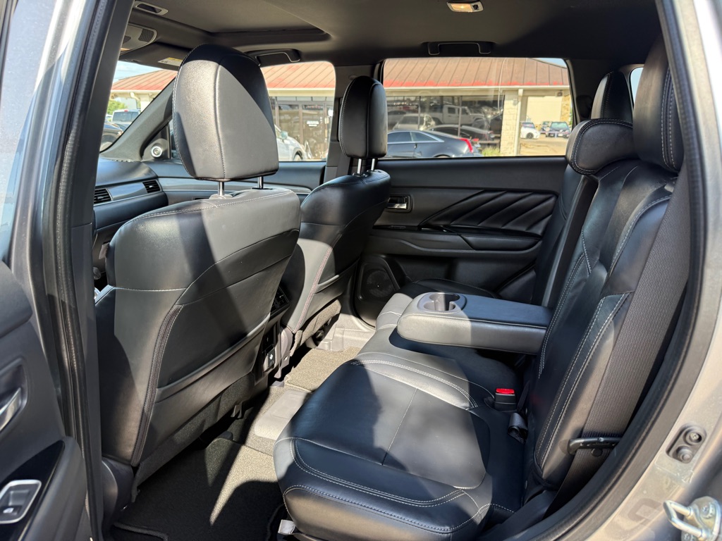 2020 Mitsubishi Outlander GT - Photo 14