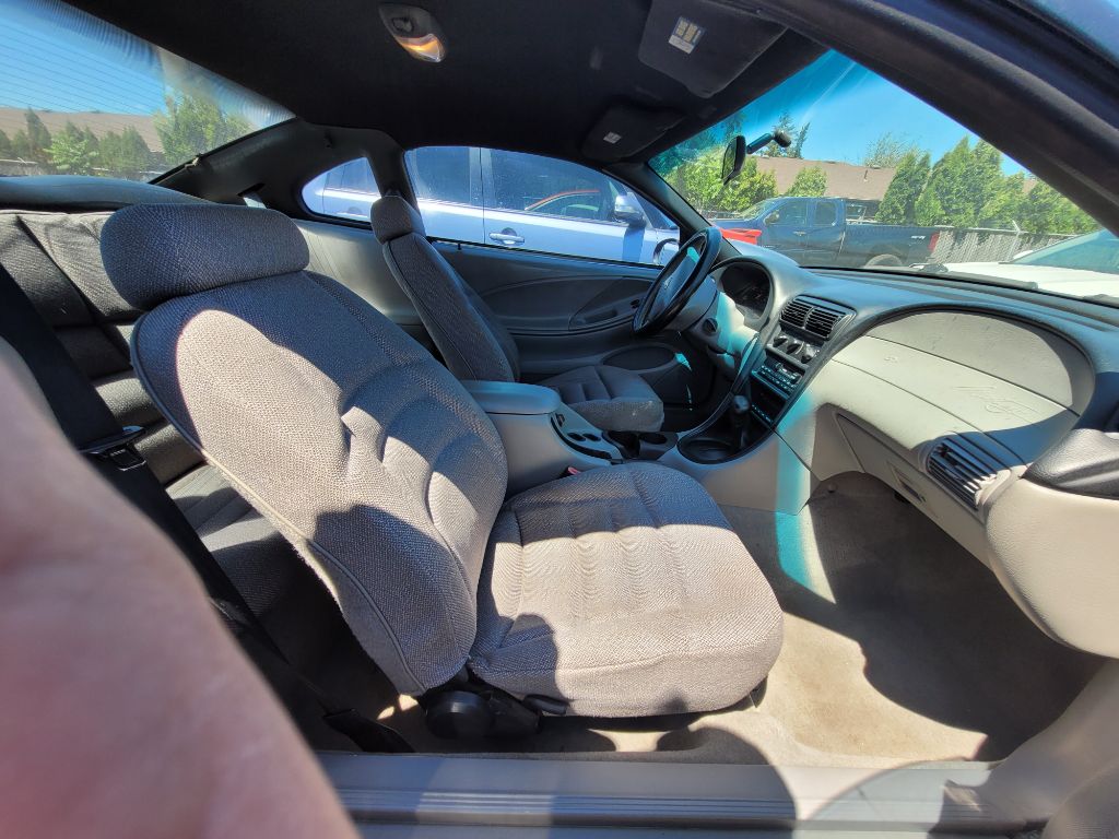 Additional photo of vehicle.