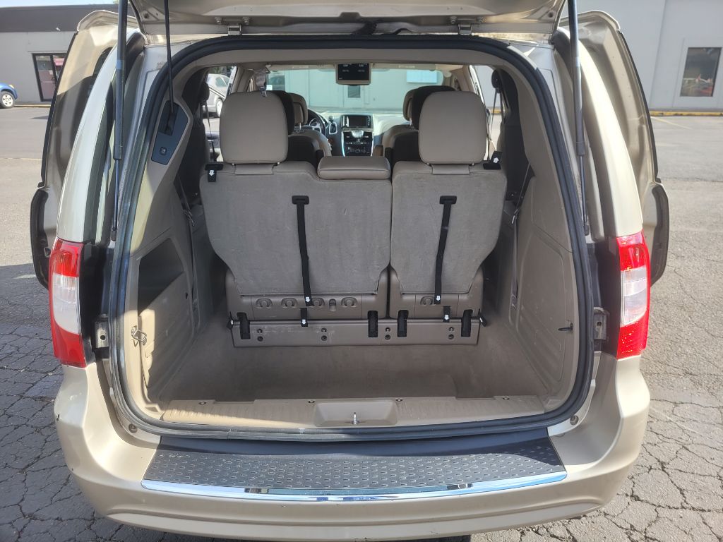 Additional photo of vehicle.
