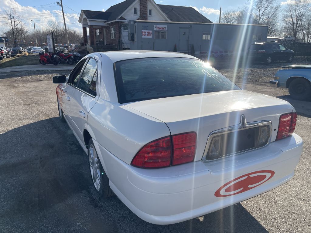 Photo 5 of this LINCOLN LS