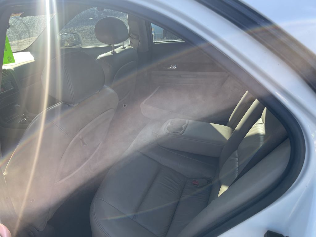 Photo 9 of this LINCOLN LS